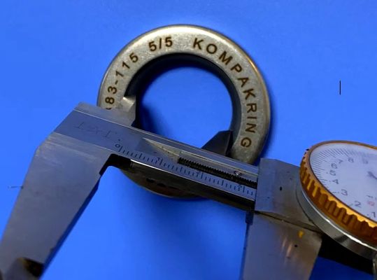 ختم زيت عالي الضغط مع مادة الفولاذ + PTFE لمحرك مضخة العجلات النموذج P-51